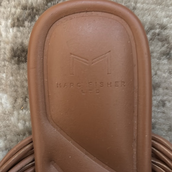 Marc Fisher used sandals - Picture 2 of 4